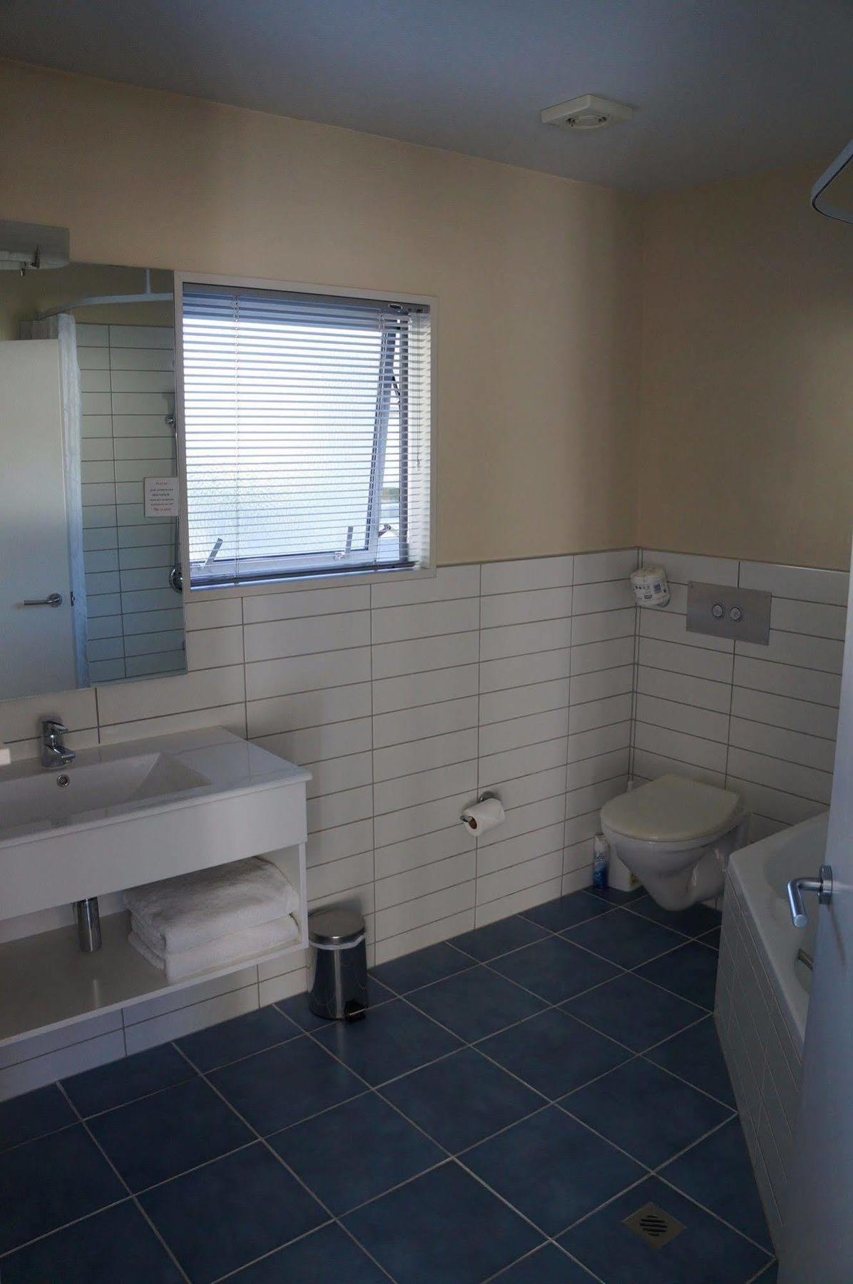 Beaches Nelson Ngoại thất bức ảnh Bathroom
